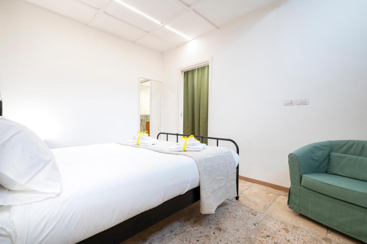 Stazione & Politecnico Stylish Apt With Netflix Bari Buitenkant foto
